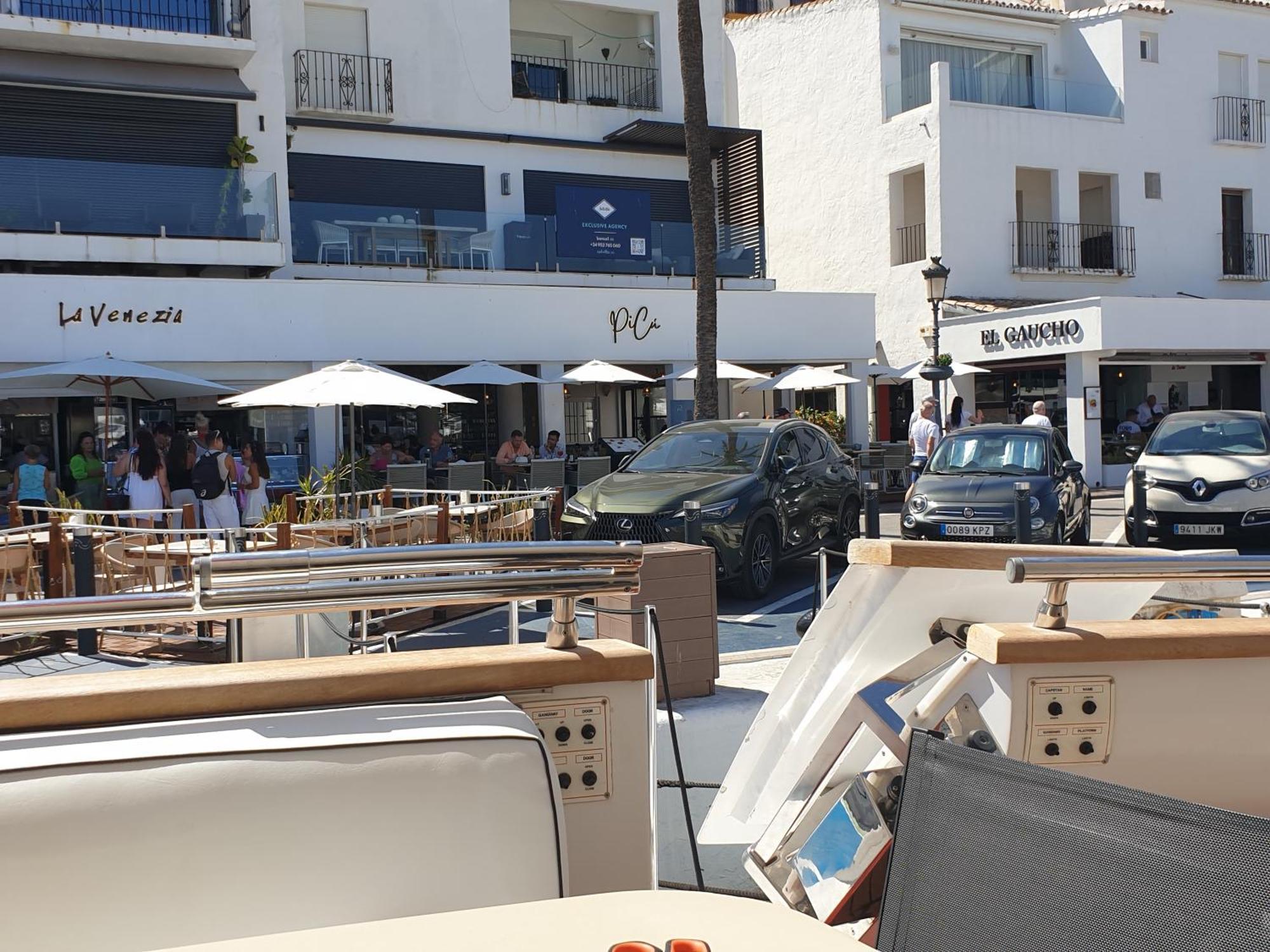Hotel Super Yacht Located In Puerto Banus Marbella Exterior foto