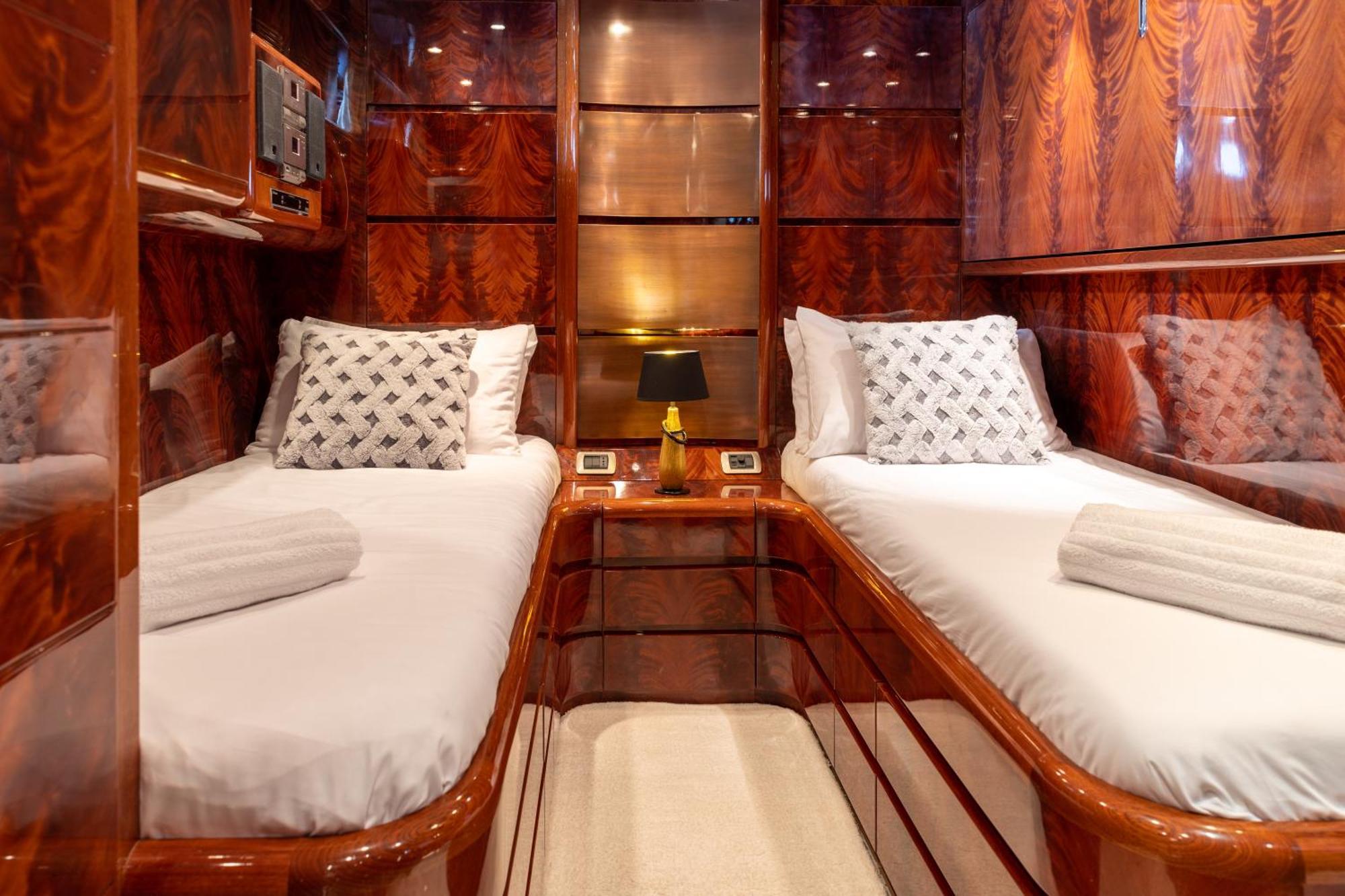 Hotel Super Yacht Located In Puerto Banus Marbella Exterior foto